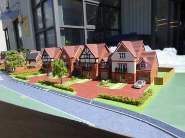 Manor Lane model image 3